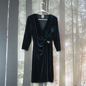 Anne Klein Green Velvet 3/4 Sleeve Dress